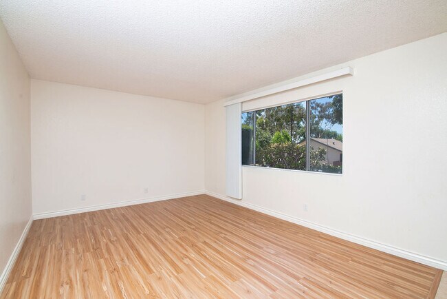 Foto del edificio - 2210 Gaviota Ave