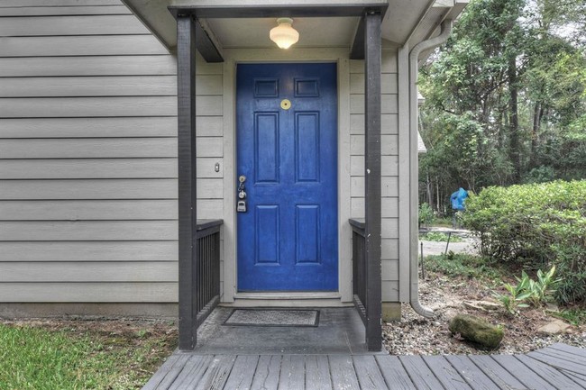 Building Photo - 10615 Serenity Sound