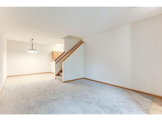 Foto del edificio - 5040 Holly Ln N