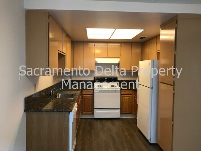 Building Photo - 5233 Manzanita Ave