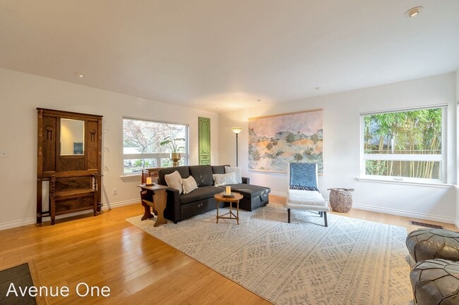 Building Photo - 2 br, 1.5 bath House - 4133 55th Ave SW