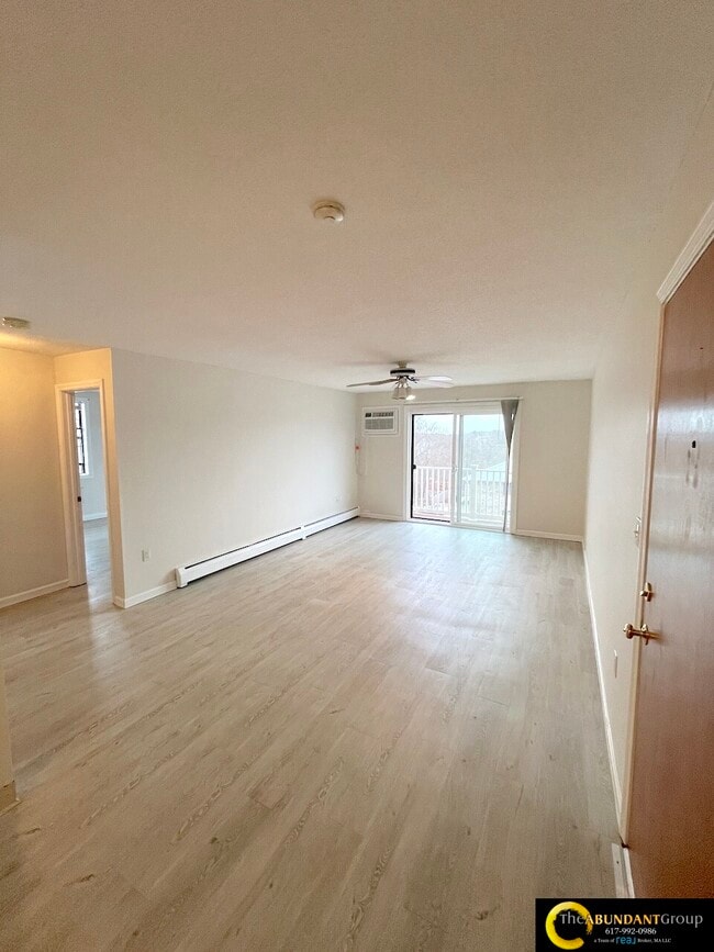 Building Photo - 24 Kenmar Dr