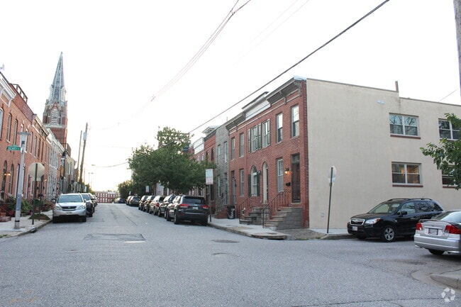 Building Photo - 416 E Gittings St.