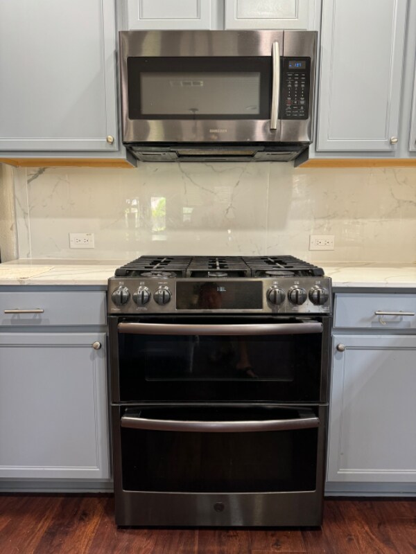 Foto del edificio - 1013 Long Pointe Ave