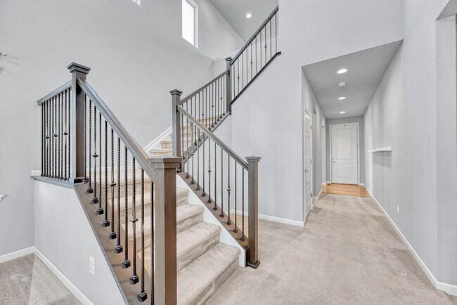 Building Photo - $2,950.00 - 3 Bedrooms, 2.5 Bathrooms, Single Family Home in Circle Rock with Cozy Fireplace!