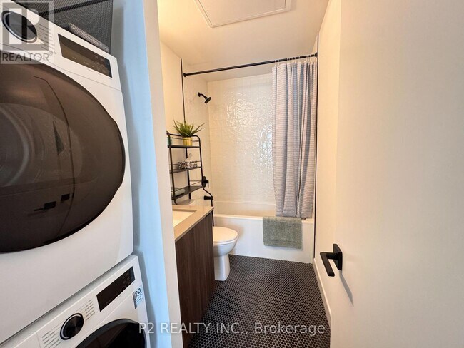 Photo du bâtiment - 1635 Military Trail