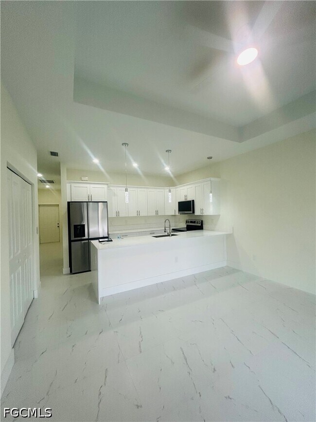 Foto del edificio - 151 Meadow Rd