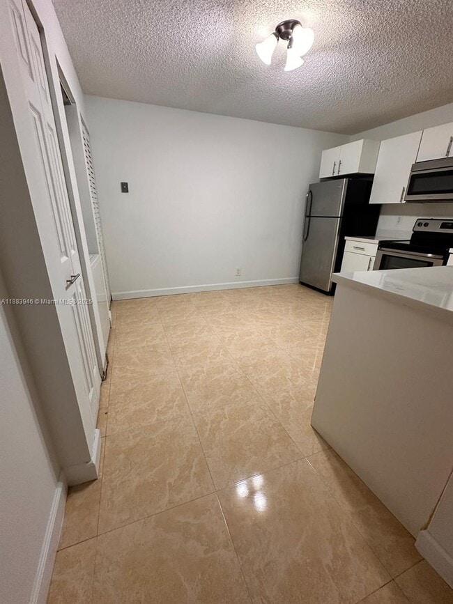 Foto del edificio - 10161 W Sunrise Blvd