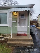 Building Photo - 6528 W Lawn Ave