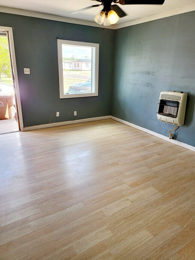 Building Photo - 1503 SYCAMORE ST BIG SPRING, TX 79720