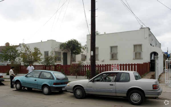 Building Photo - 4845-4851 Auburn Dr