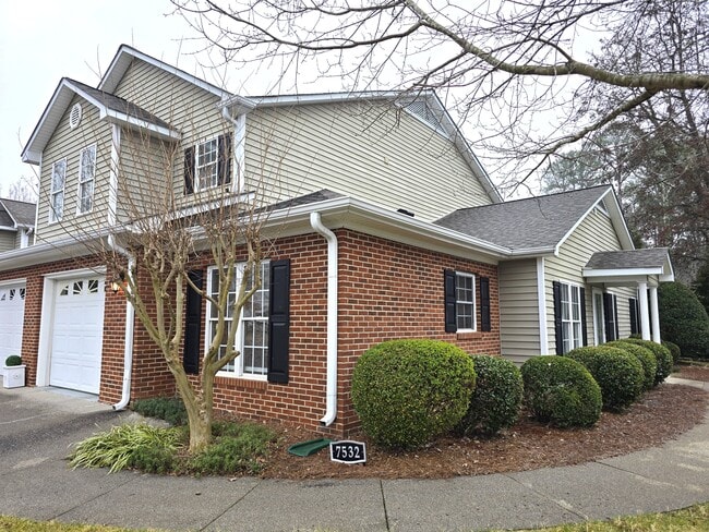 Foto del edificio - 7532 Riverside Ct