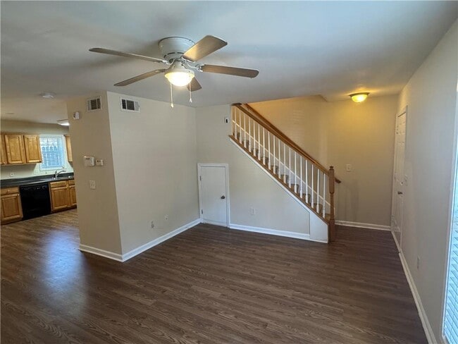 Foto del edificio - 710 Summer Pl NW