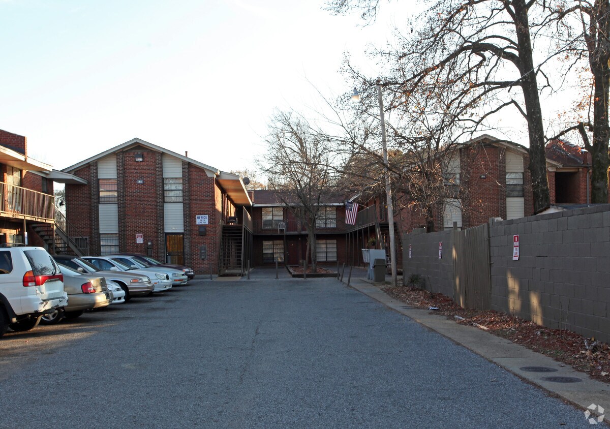 Foto del edificio - Orange Blossom Apartments