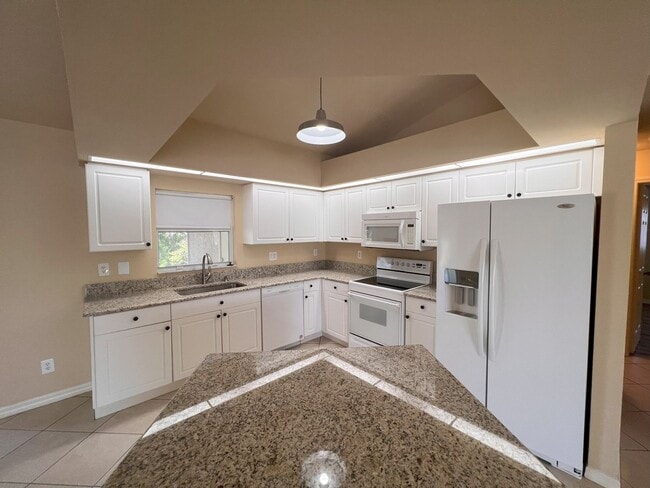 Building Photo - Lovely Home In SW Cape Coral