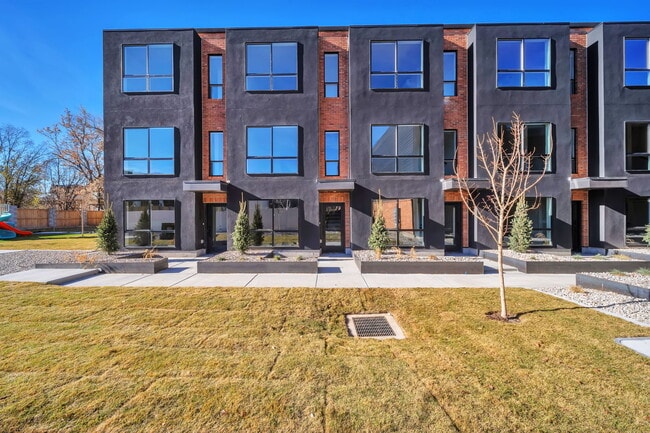 Photo - 884 E Rowley Dr (Millcreek, UT) Apartment