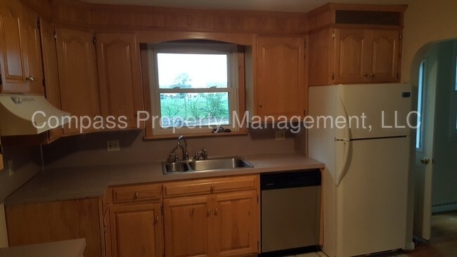 Building Photo - 28 Ethel Ave