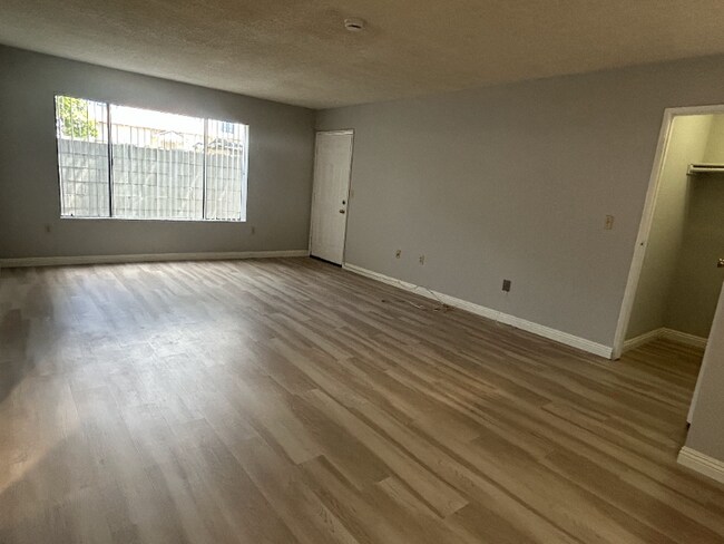 Foto del edificio - 309 E Elk Ave