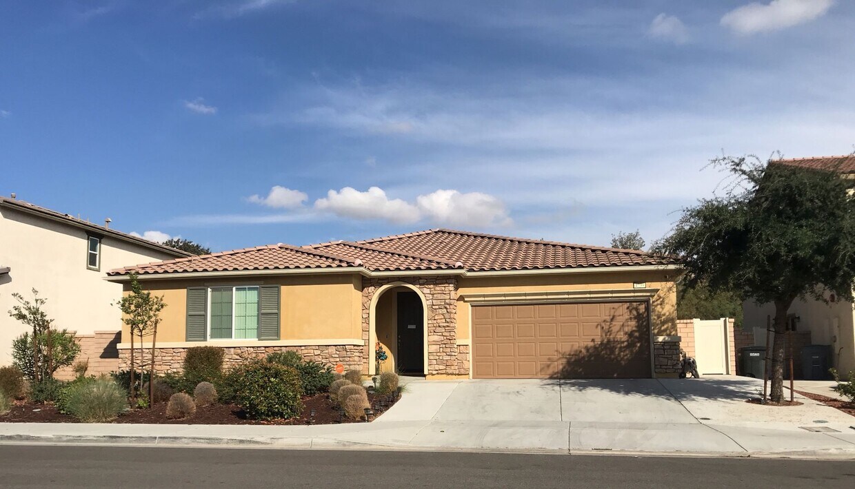 Foto principal - 4BD/3BA House (Perris, CA)