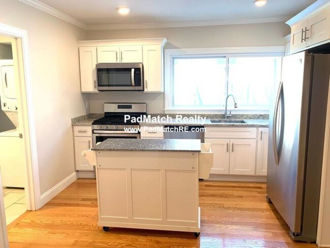 Building Photo - 2 bedroom in Revere MA 02151
