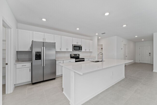 Foto del edificio - Almost New 4/3.5 Home with Waterview and 2...