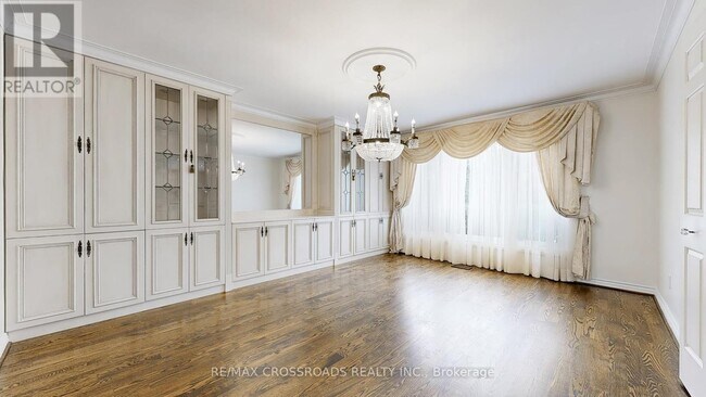 Photo du bâtiment - 58 Cosmic Dr