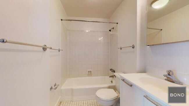 Foto del edificio - 236 E 36th St