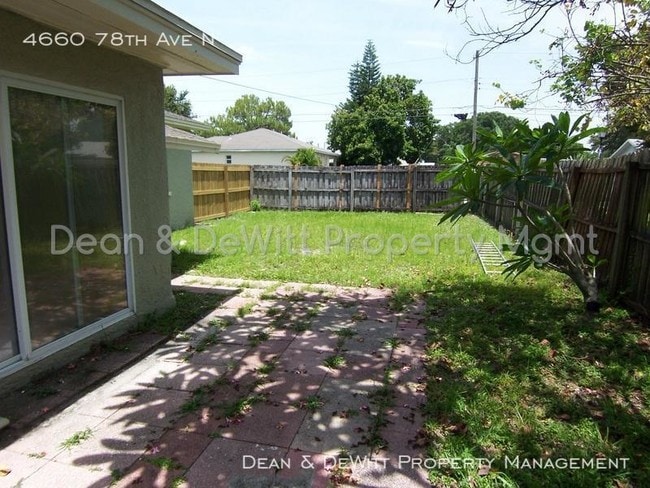 Building Photo - Nicely Renovated 2/1/1 w/Sunroom