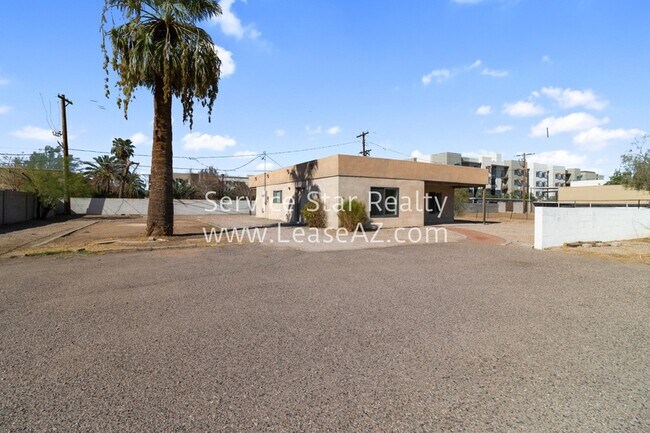 Foto del edificio - 2140 E Wildermuth Ave