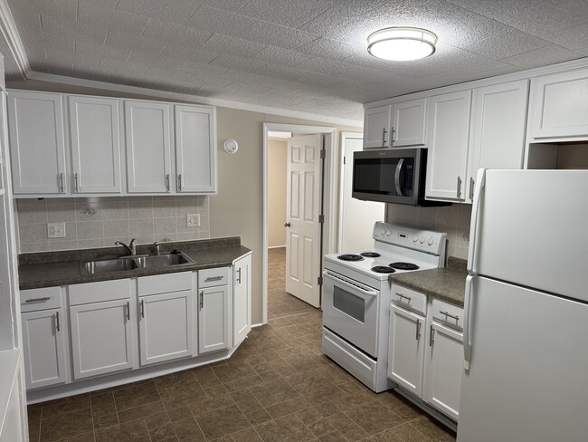 Building Photo - 1214 Cooper St