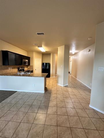 Building Photo - 8300 Windsor Forest Dr