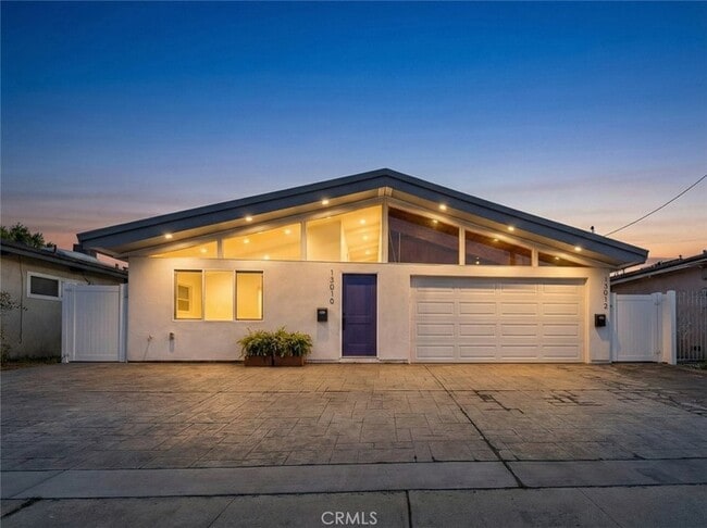 Foto del edificio - 13010 Hartland St