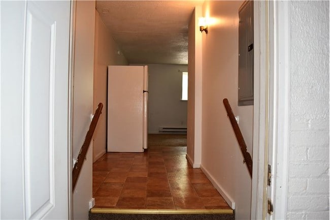 Building Photo - 183 Woodmont Ave