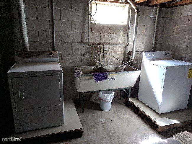 Building Photo - 2 br, 2 bath Townhome - 5427 N Mohawk Ave