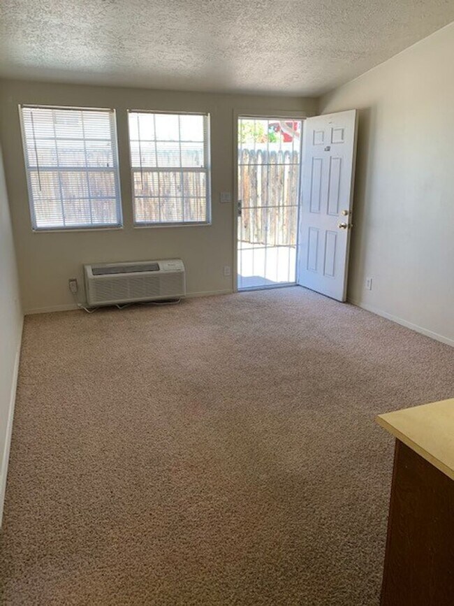 Foto del edificio - Cute 1 Bedroom, 1 Bathroom Apartment