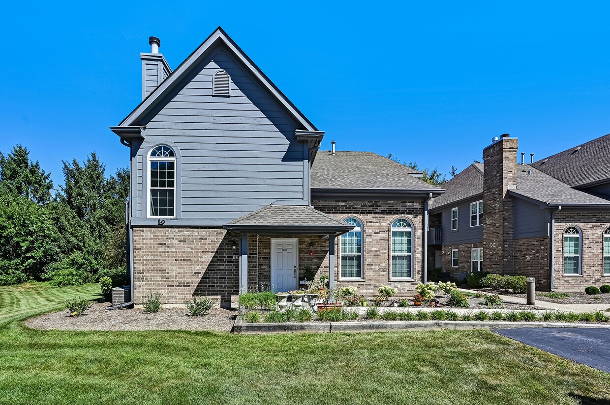 19 Foxcroft Rd Unit 239, Naperville, IL 60565 Condo for Rent in