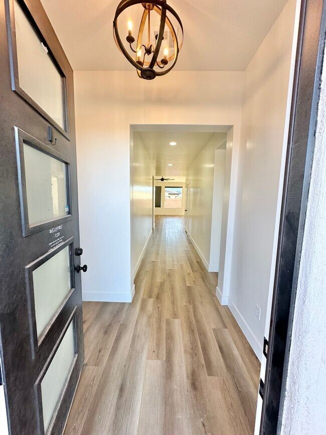 Building Photo - Beautiful 3 bed 2 bath Home!