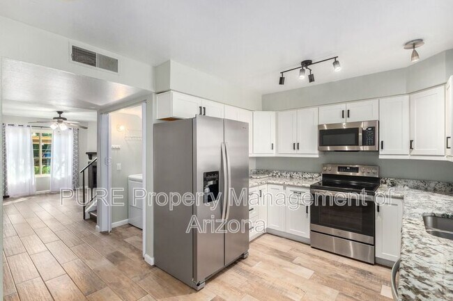 Building Photo - 4901 E Kelton Ln