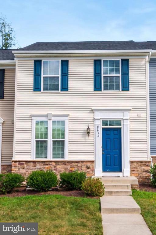 Primary Photo - 8633 Rosecrans Ln