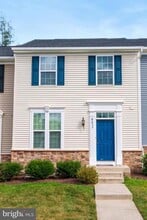 Building Photo - 8633 Rosecrans Ln