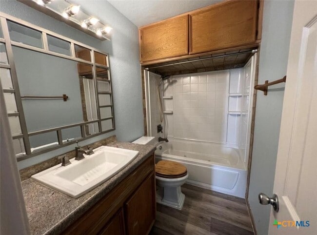 Foto del edificio - 304 Margaret Lee St