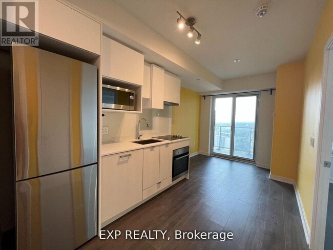 Building Photo - 195 Redpath Ave