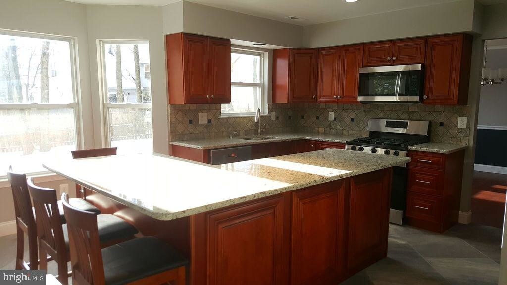 8 Chevy Chase Rd, Gloucester Township, NJ 08081 House for Rent in