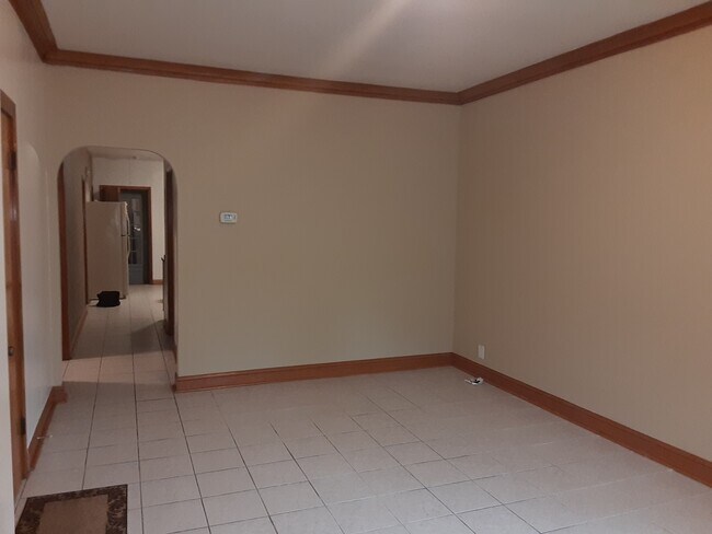 Building Photo - 4447 S Francisco Ave