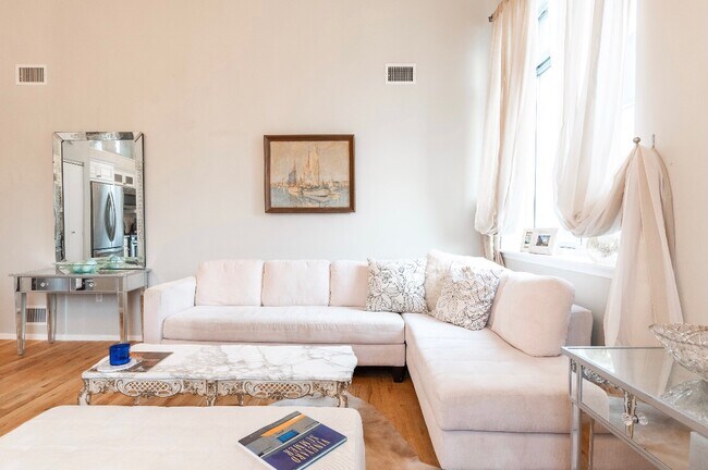Foto del edificio - 518 Gregory Ave