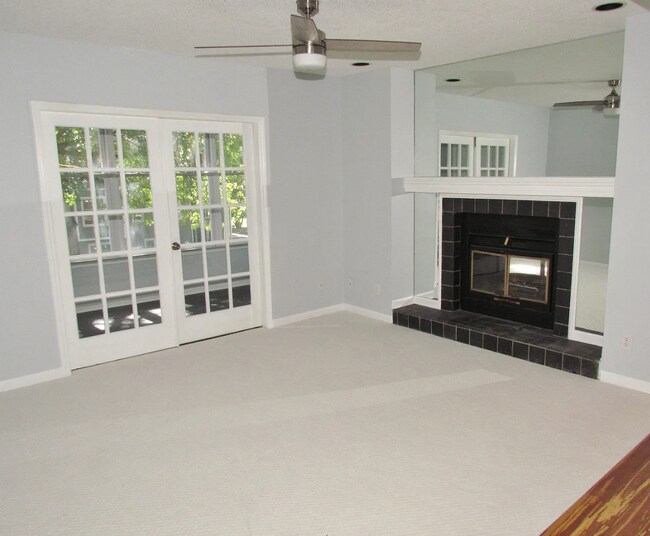 Foto del edificio - 720 Bishops Park Dr