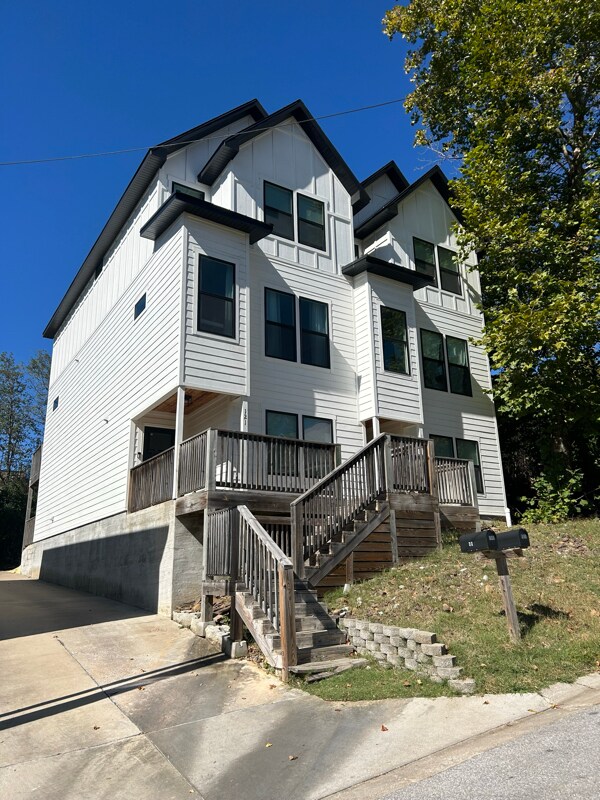 Foto del edificio - 121 N Washington Ave