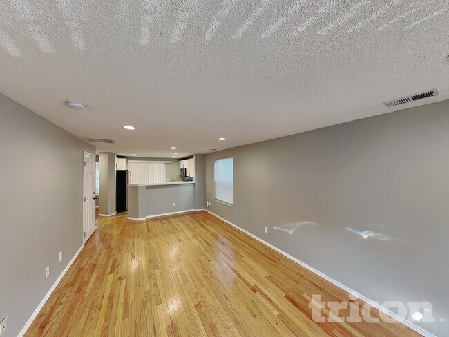 Foto del edificio - 577 SW 207th Ave