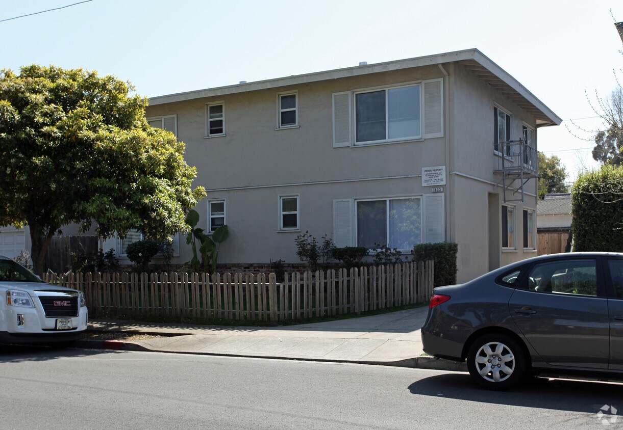 Primary Photo - 1103 Paloma Ave