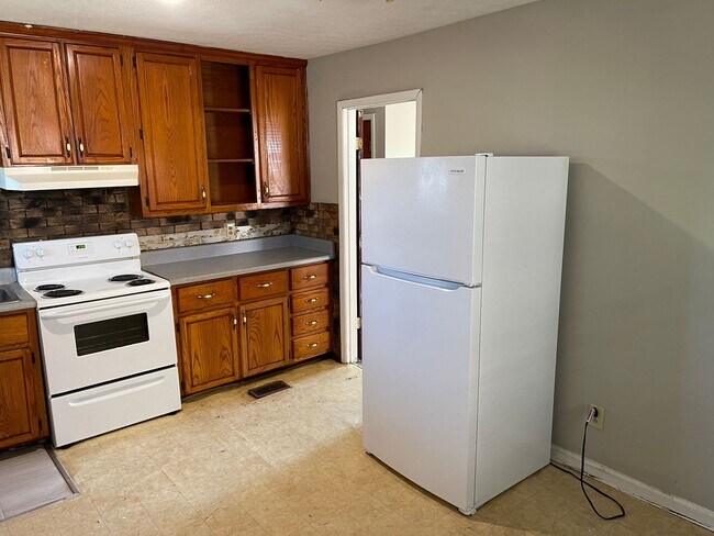 Foto del edificio - 3 Bedroom, 1 Bathroom. Available March!